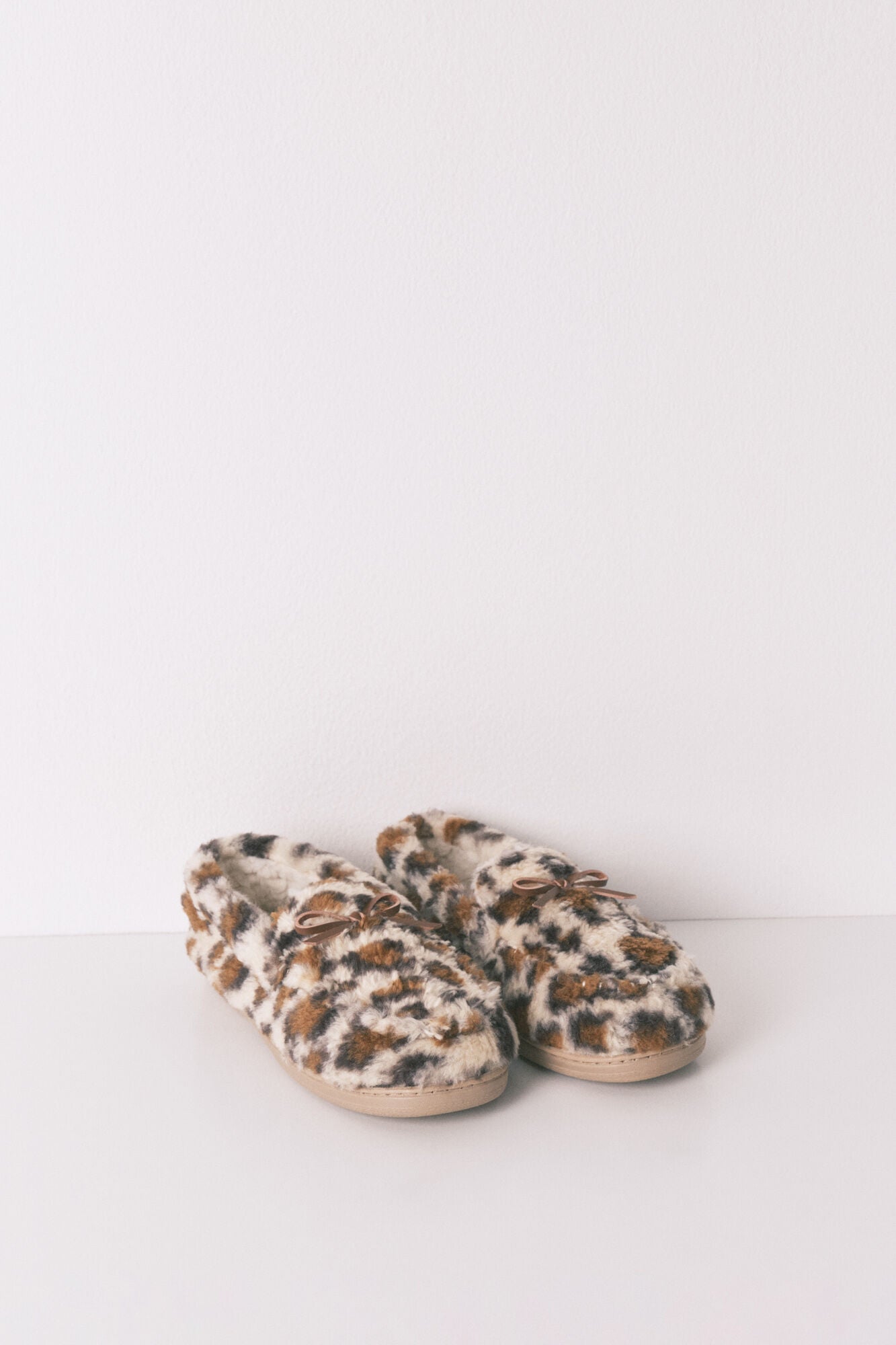 Animal print faux shearling slippers