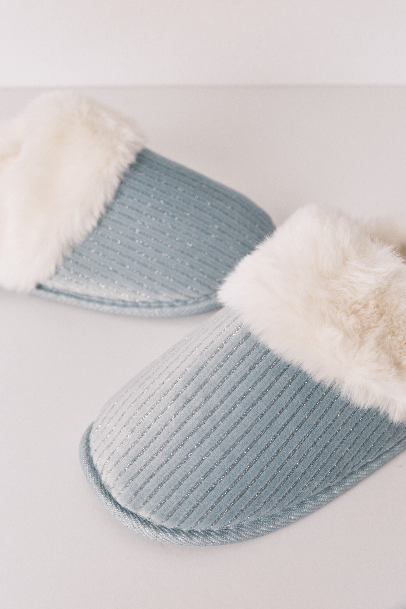 Green lurex fur ribbed slippers