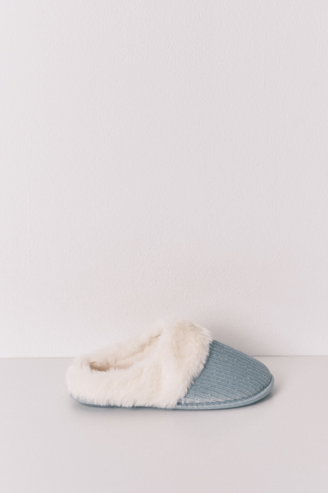 Green lurex fur ribbed slippers