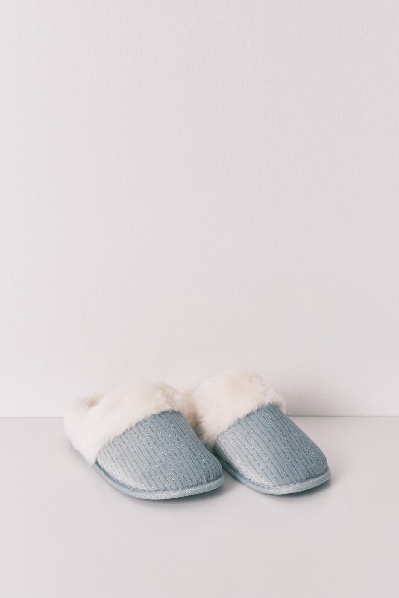 Green lurex fur ribbed slippers