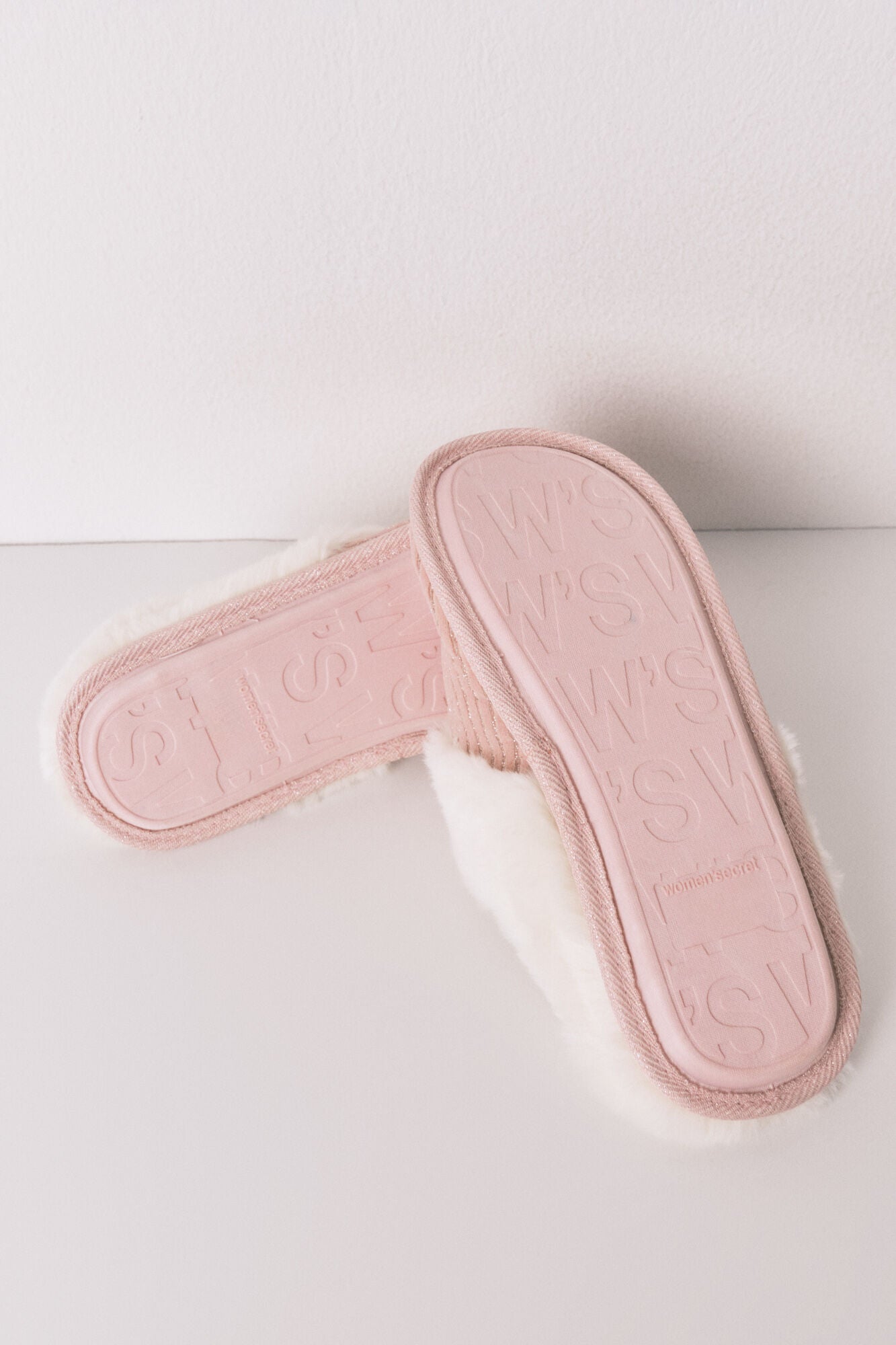 Pink lurex fur ribbed slippers