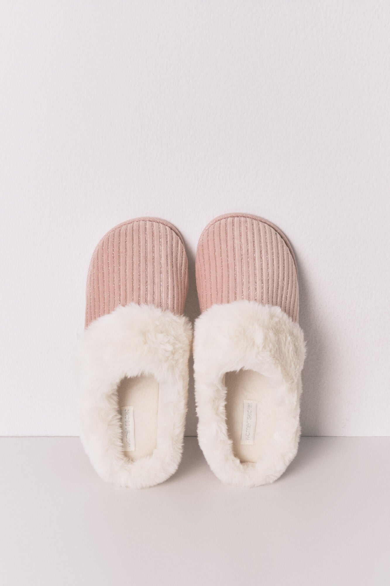 Pink lurex fur ribbed slippers