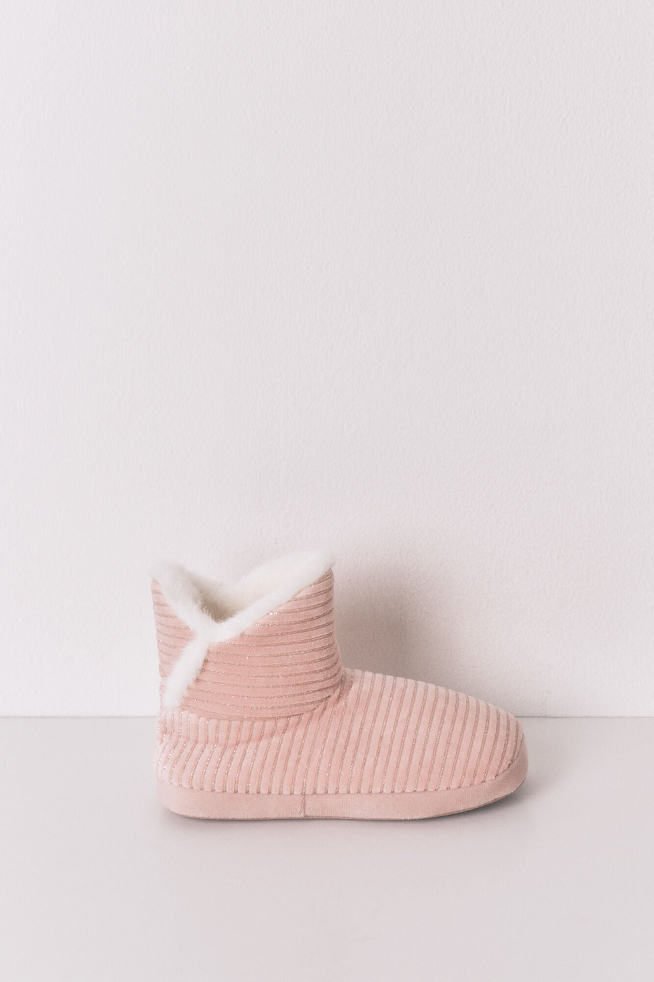 Pink lurex ribbed boot slippers
