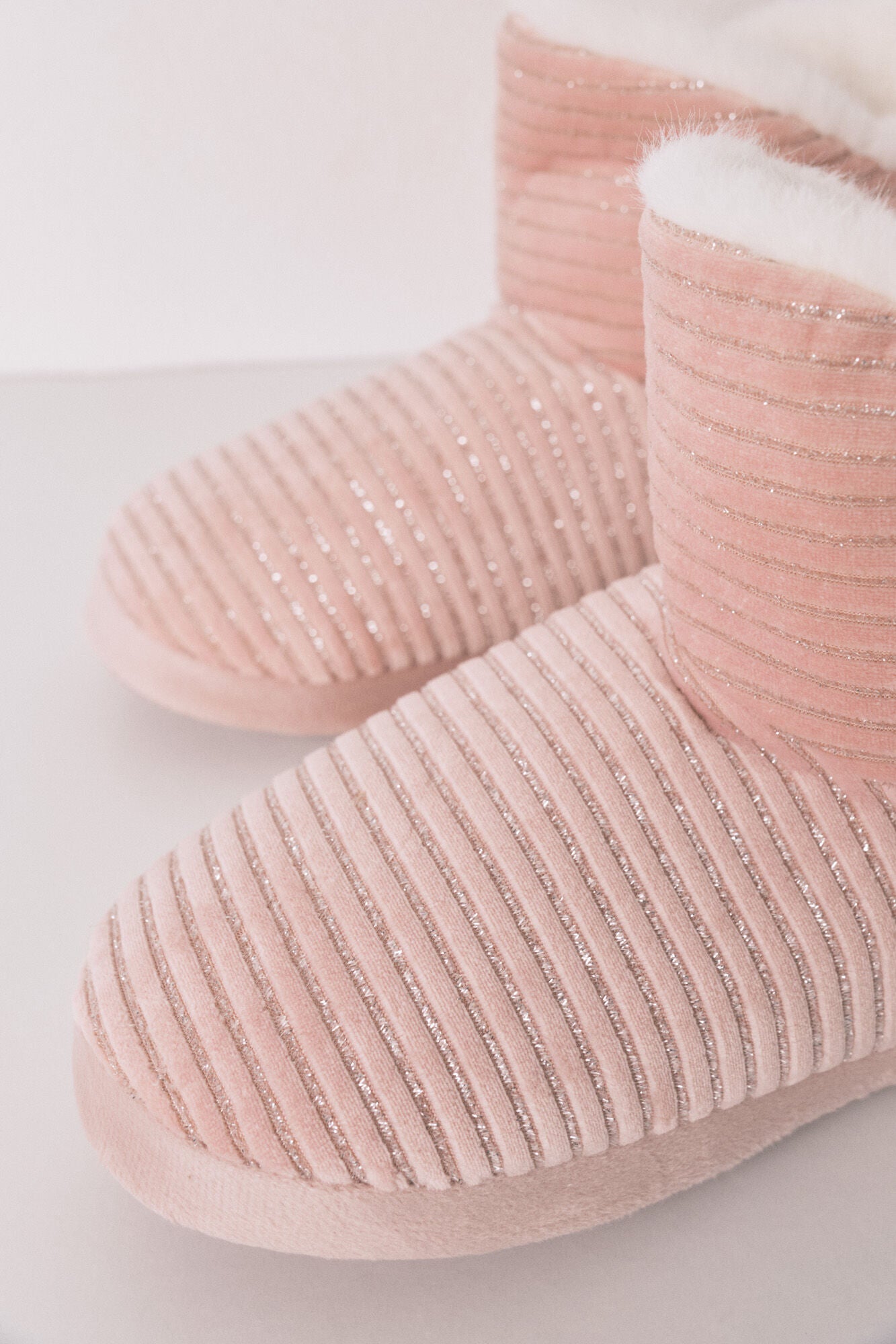 Pink lurex ribbed boot slippers
