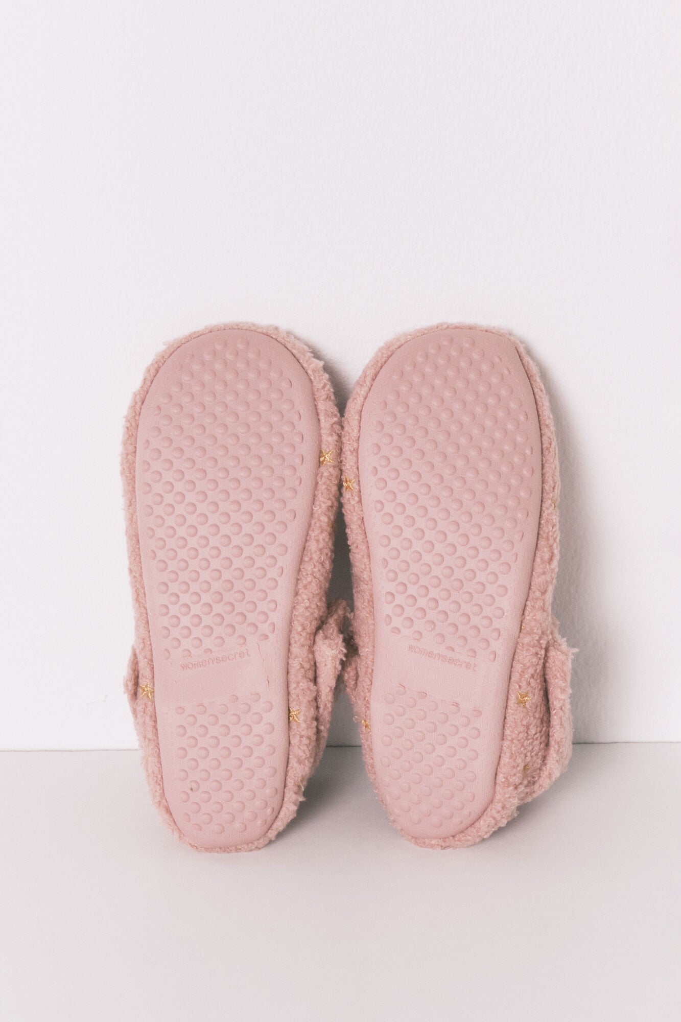 sparkly pink sherpa slippers