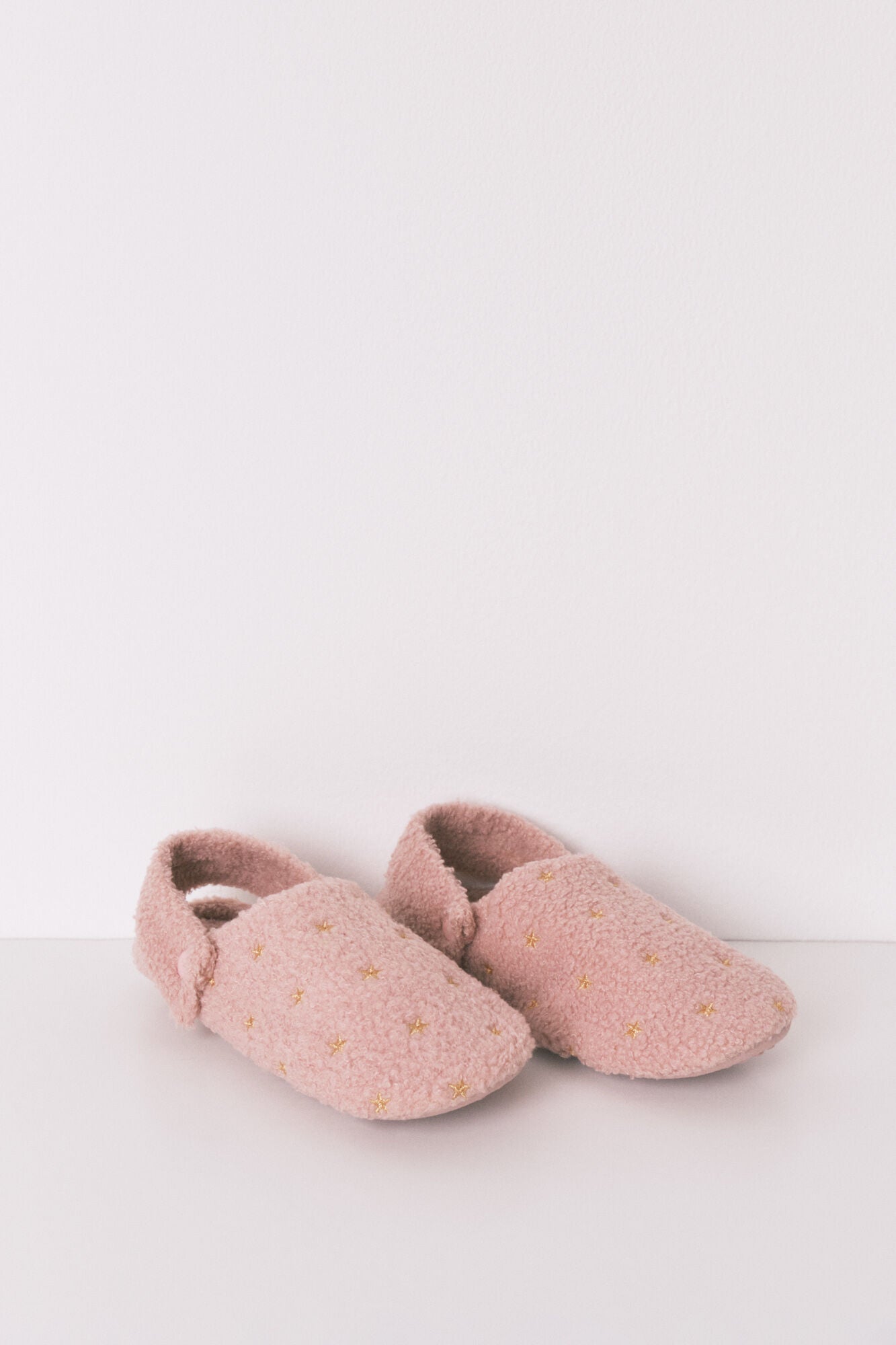 sparkly pink sherpa slippers