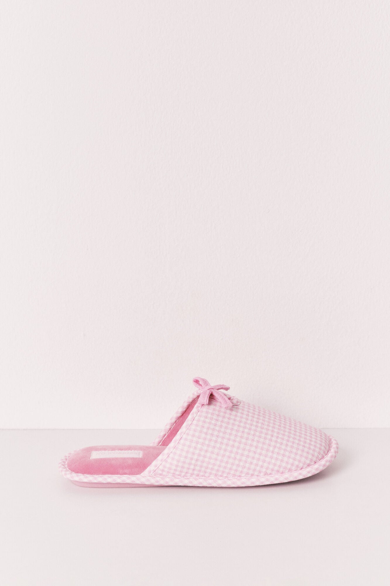 House slippers with bow