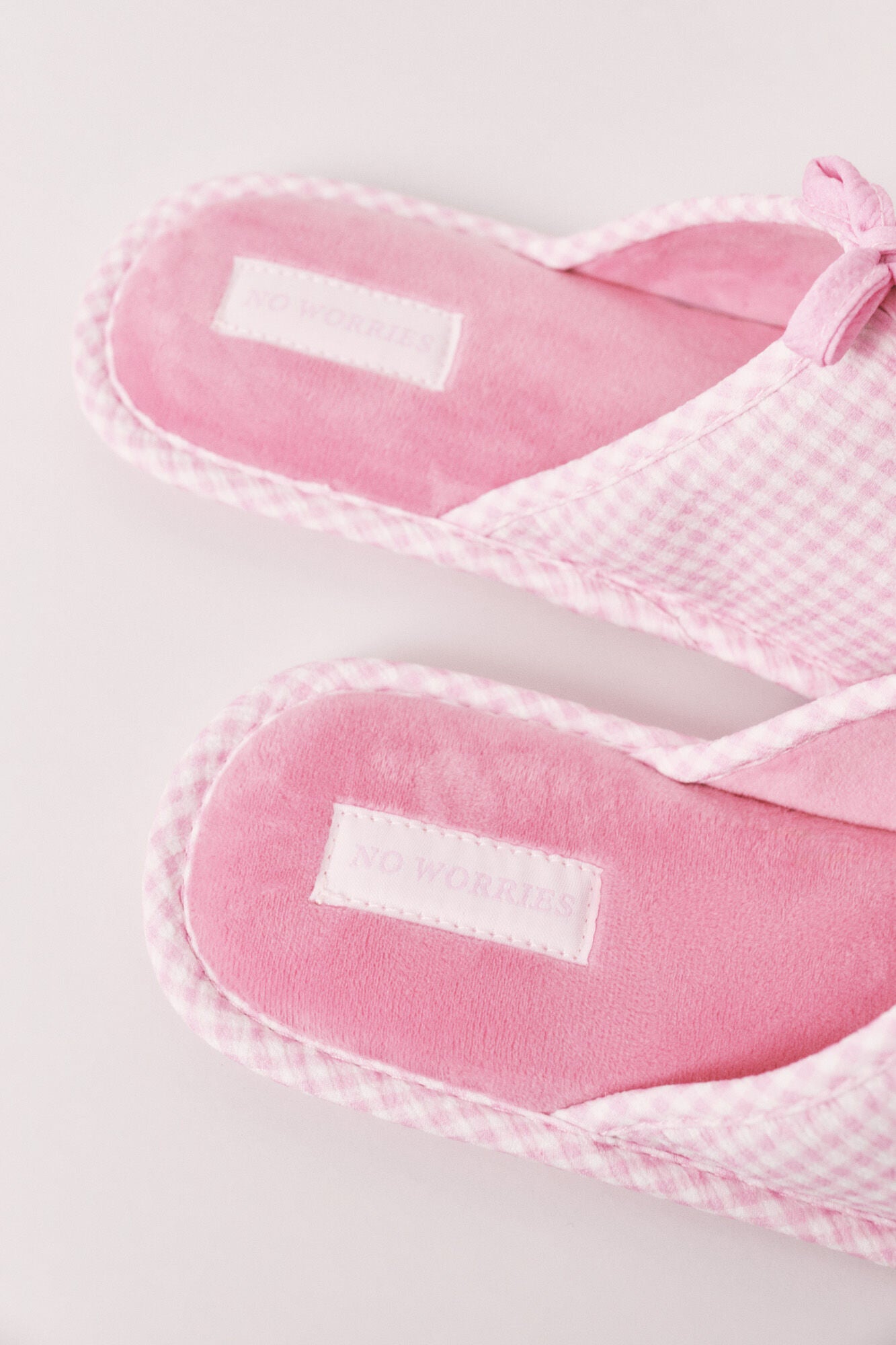 House slippers with bow