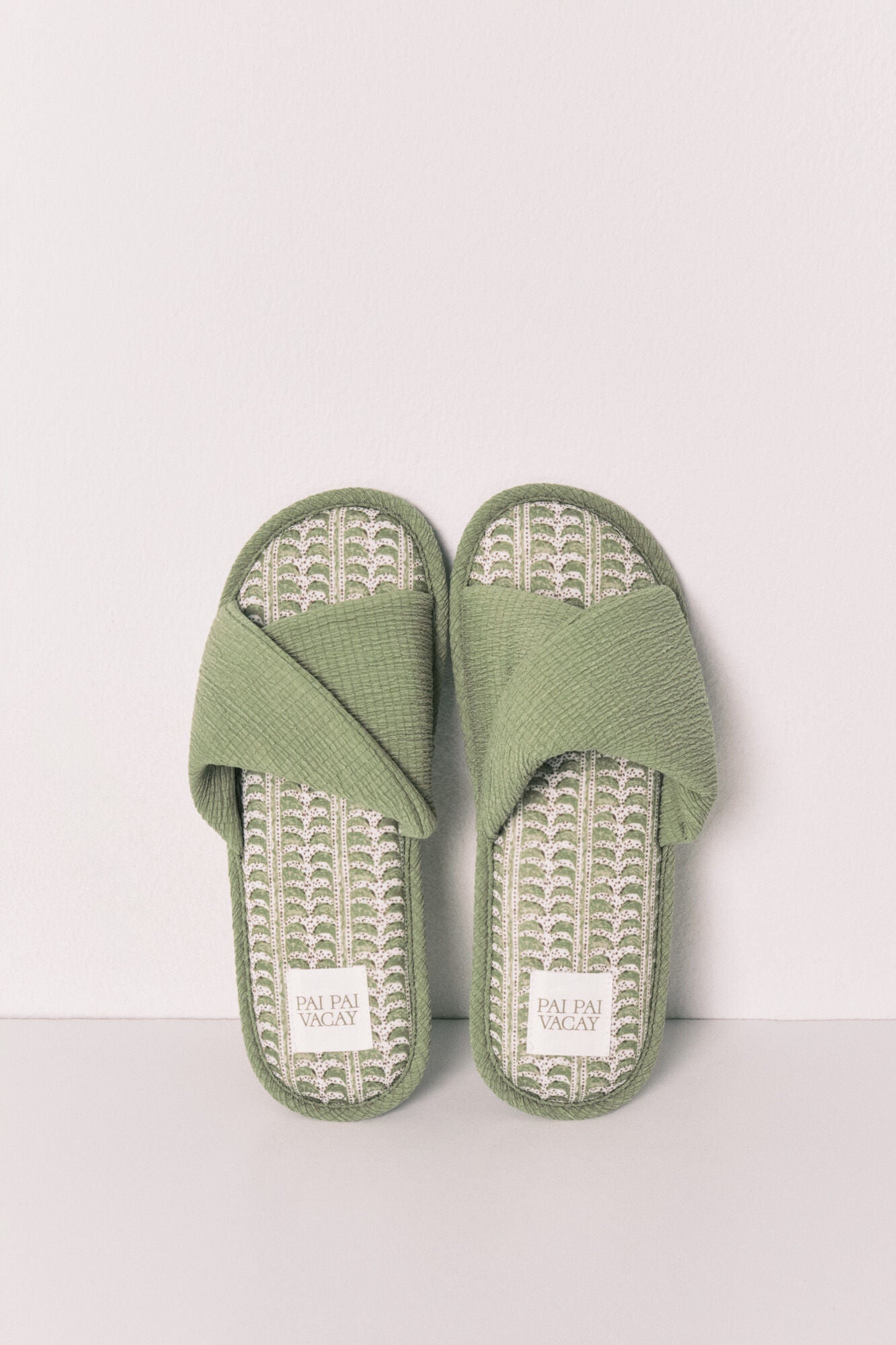 Green palm tree house slippers