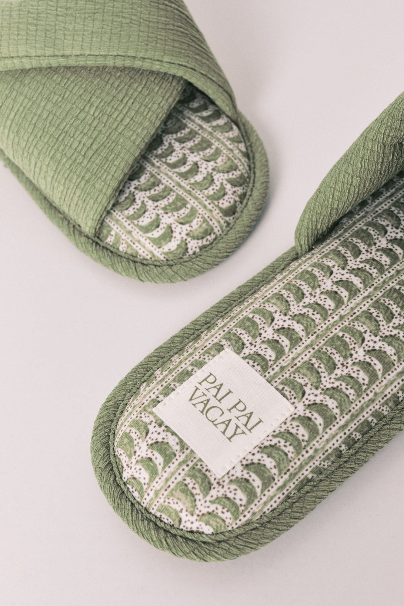 Green palm tree house slippers