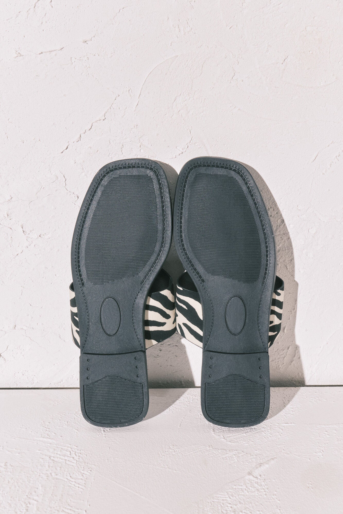 Zebra print flat toe sandals