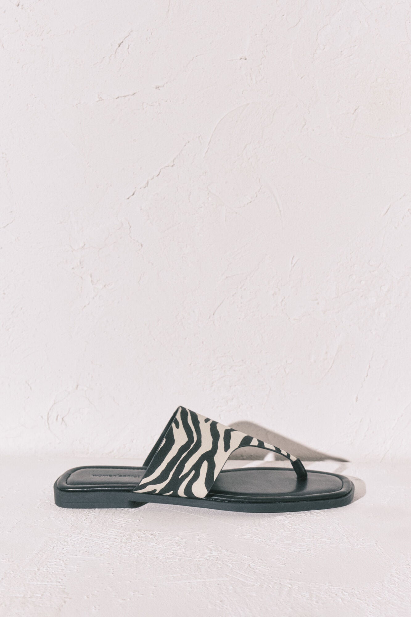 Zebra print flat toe sandals
