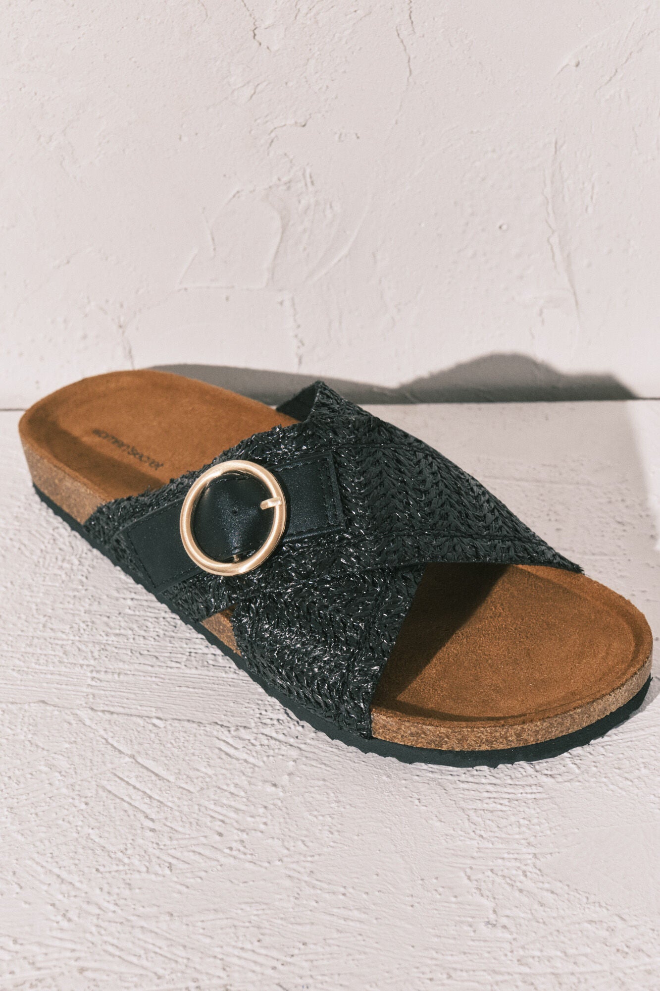 Black crossed straps bio sandals