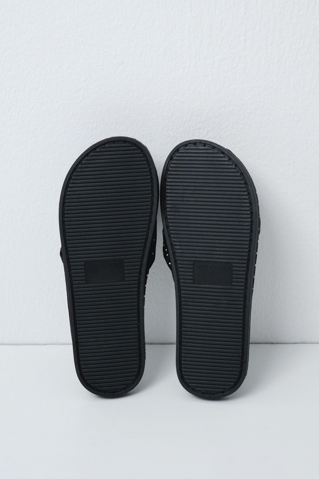 SLIPPERS