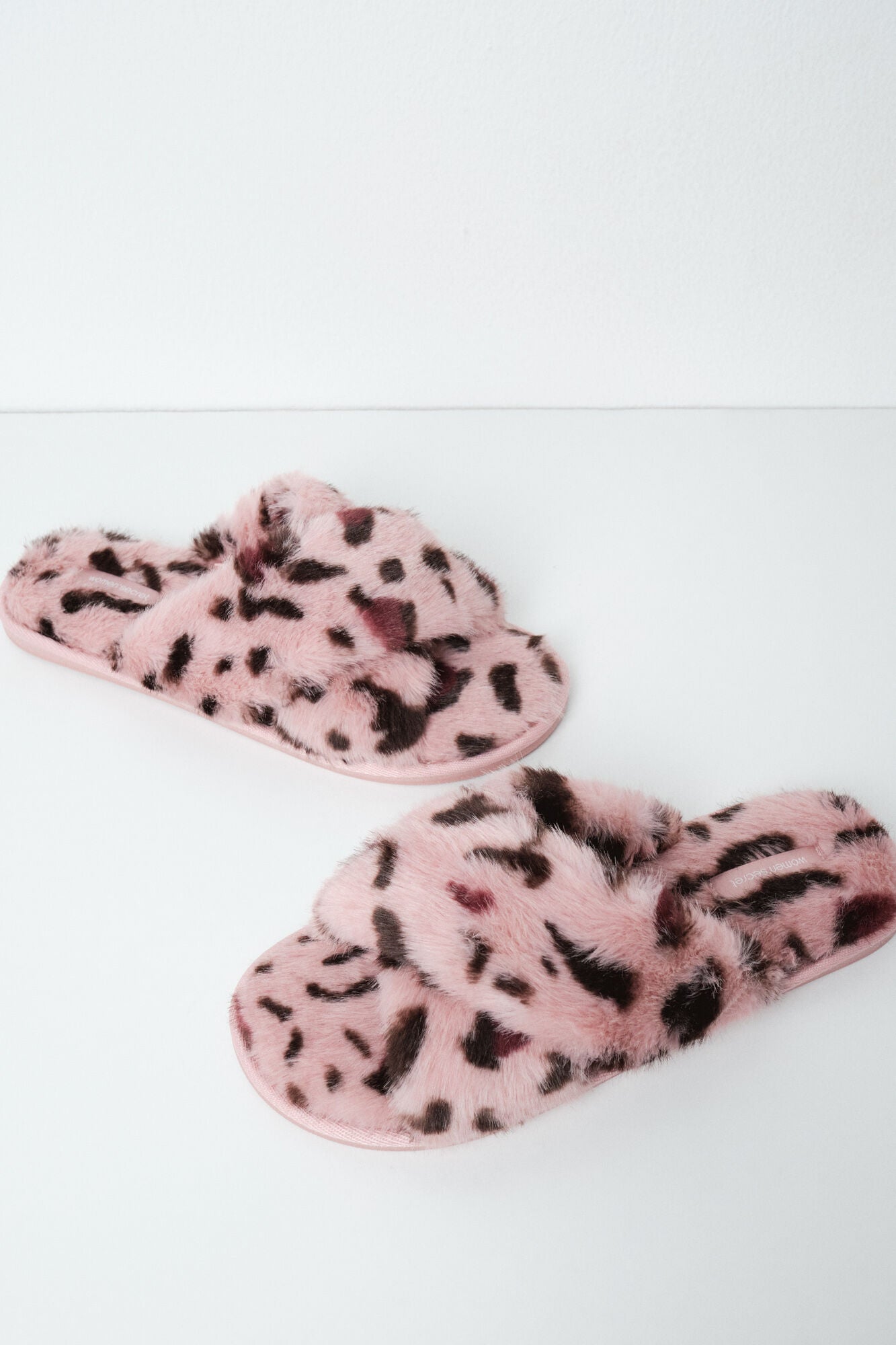 SLIPPERS