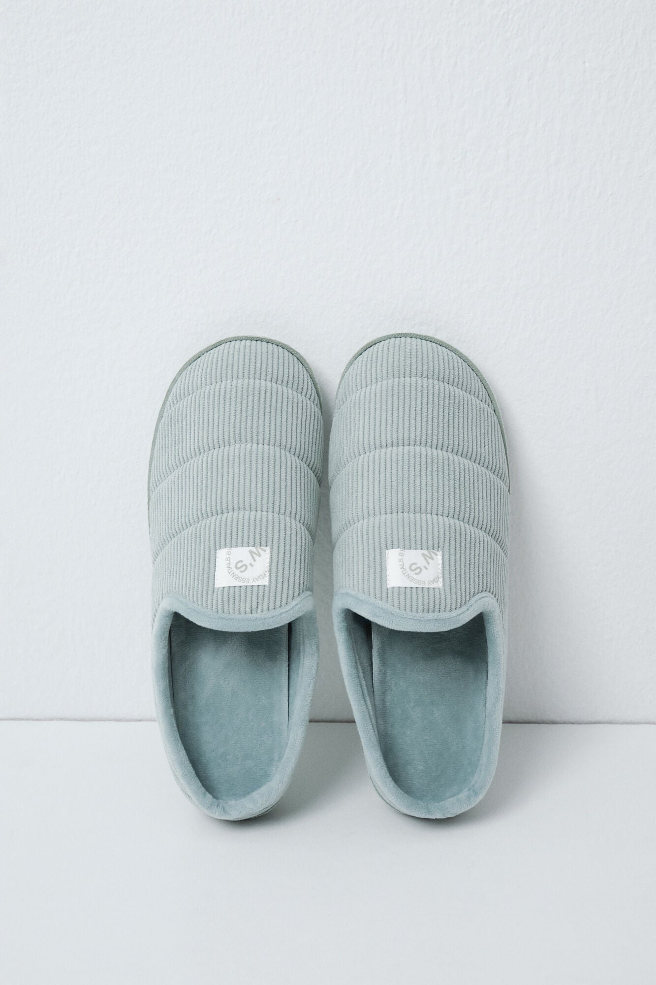 SLIPPERS
