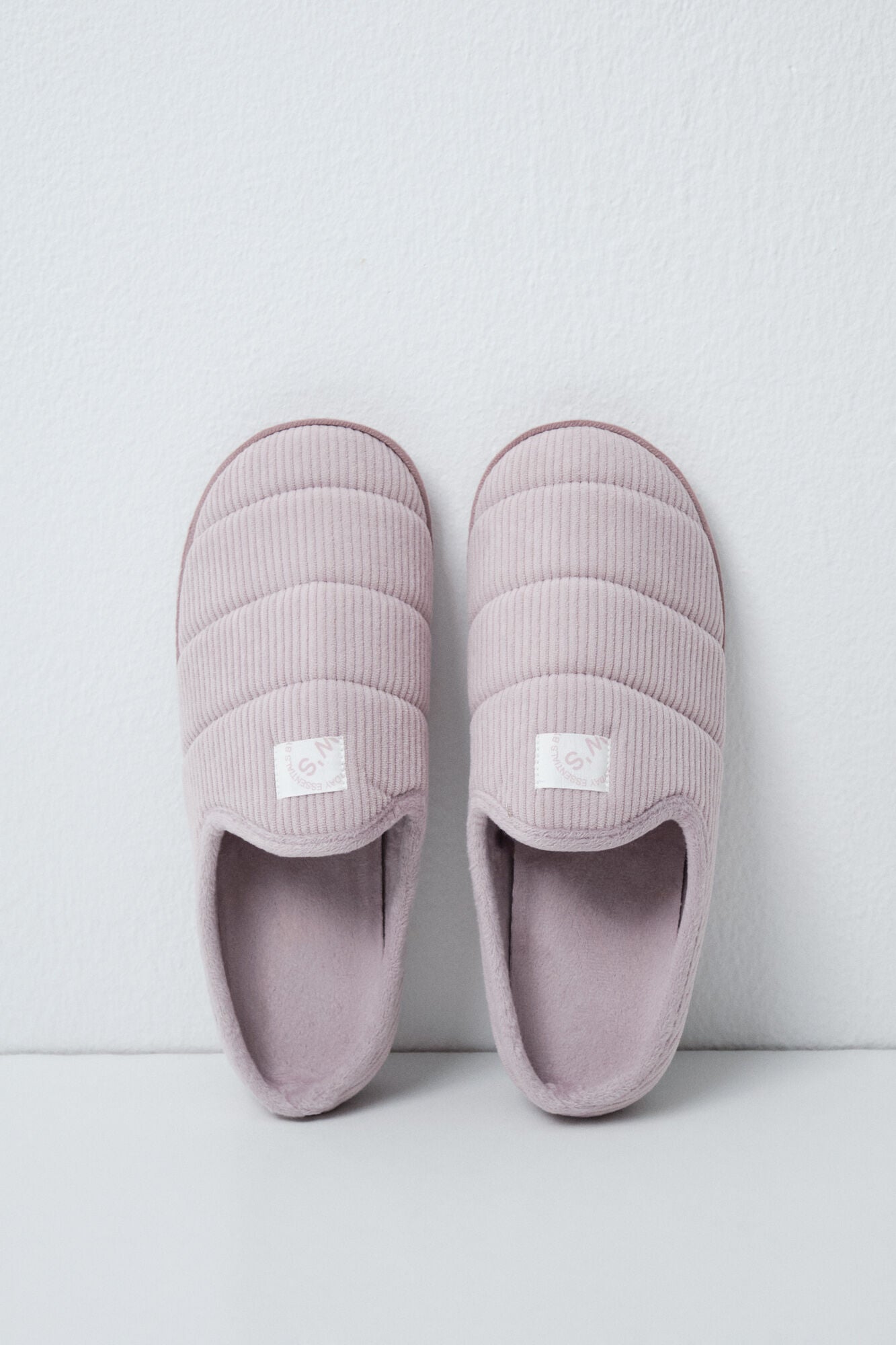 SLIPPERS