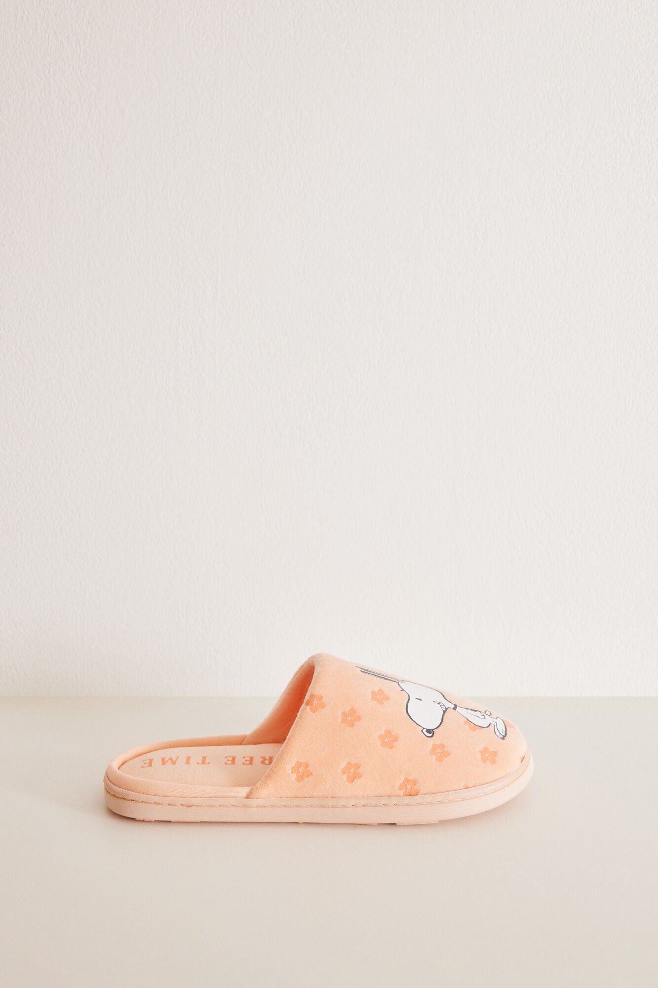 Snoopy orange house slippers