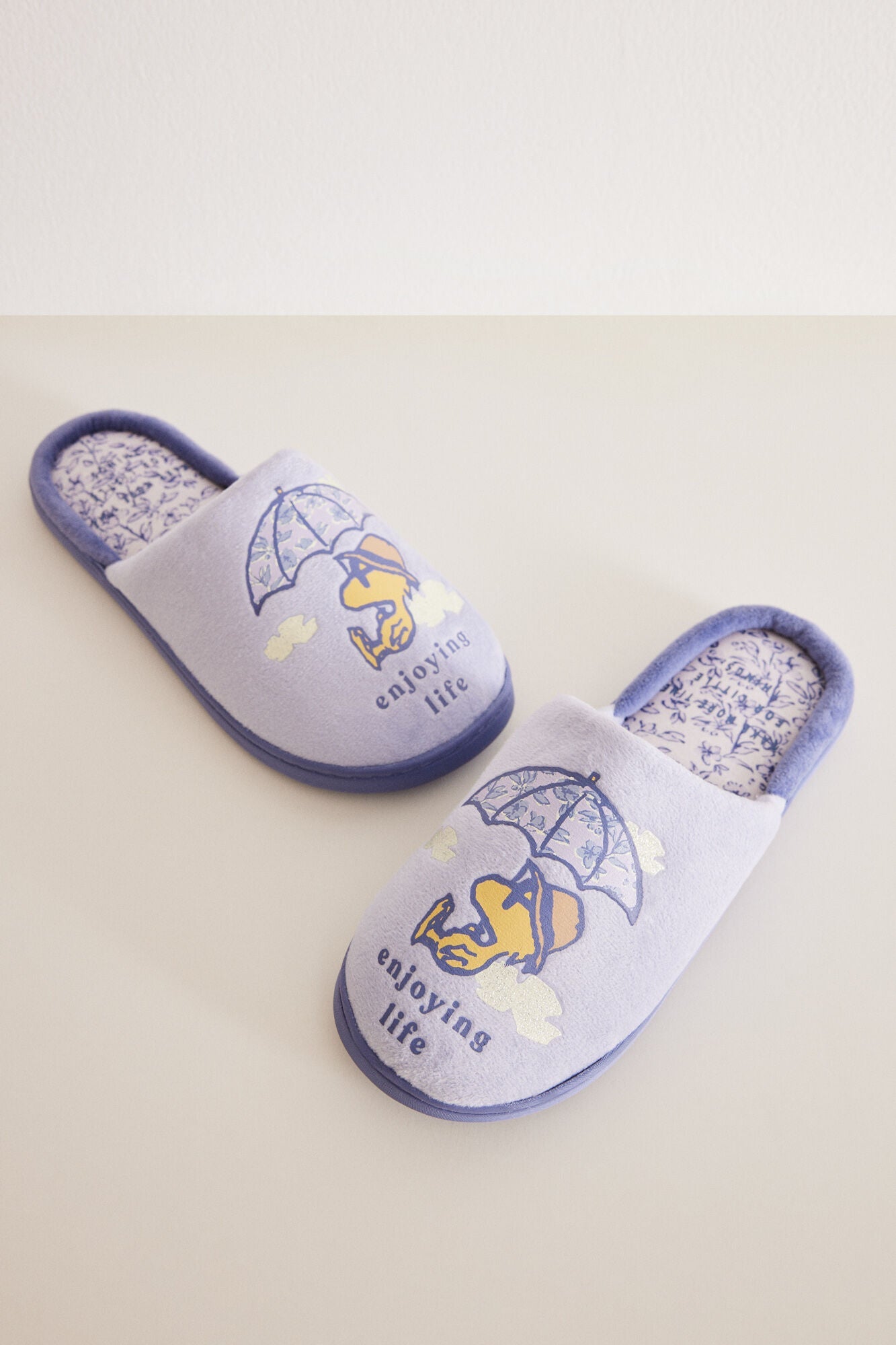 Snoopy lilac house slippers