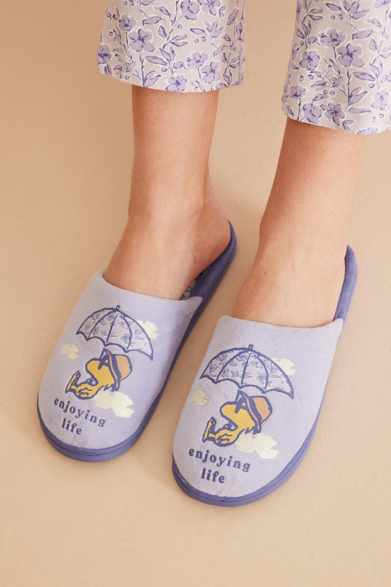 Snoopy lilac house slippers