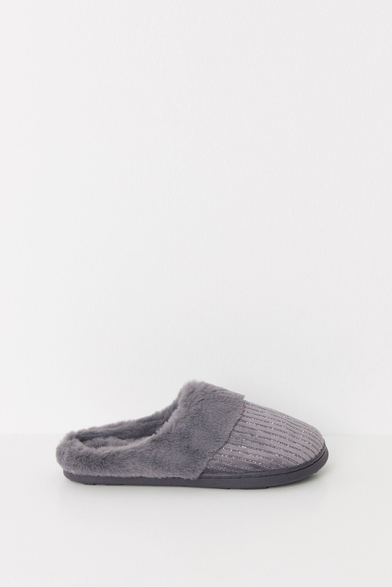 House slippers in charcoal lurex fur