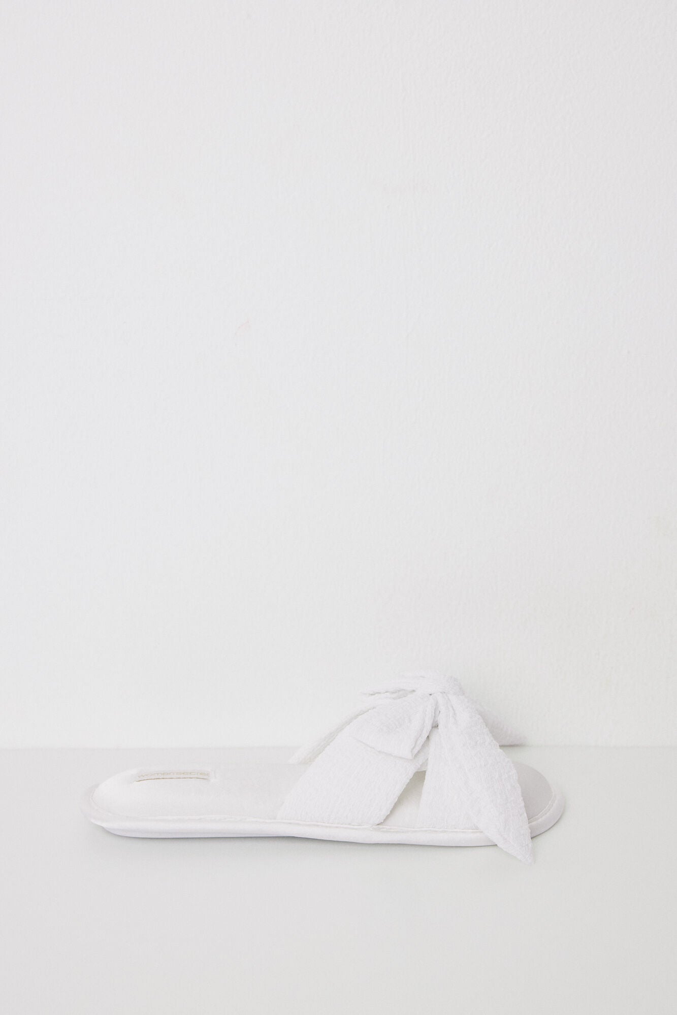bow or tie bow house slippers