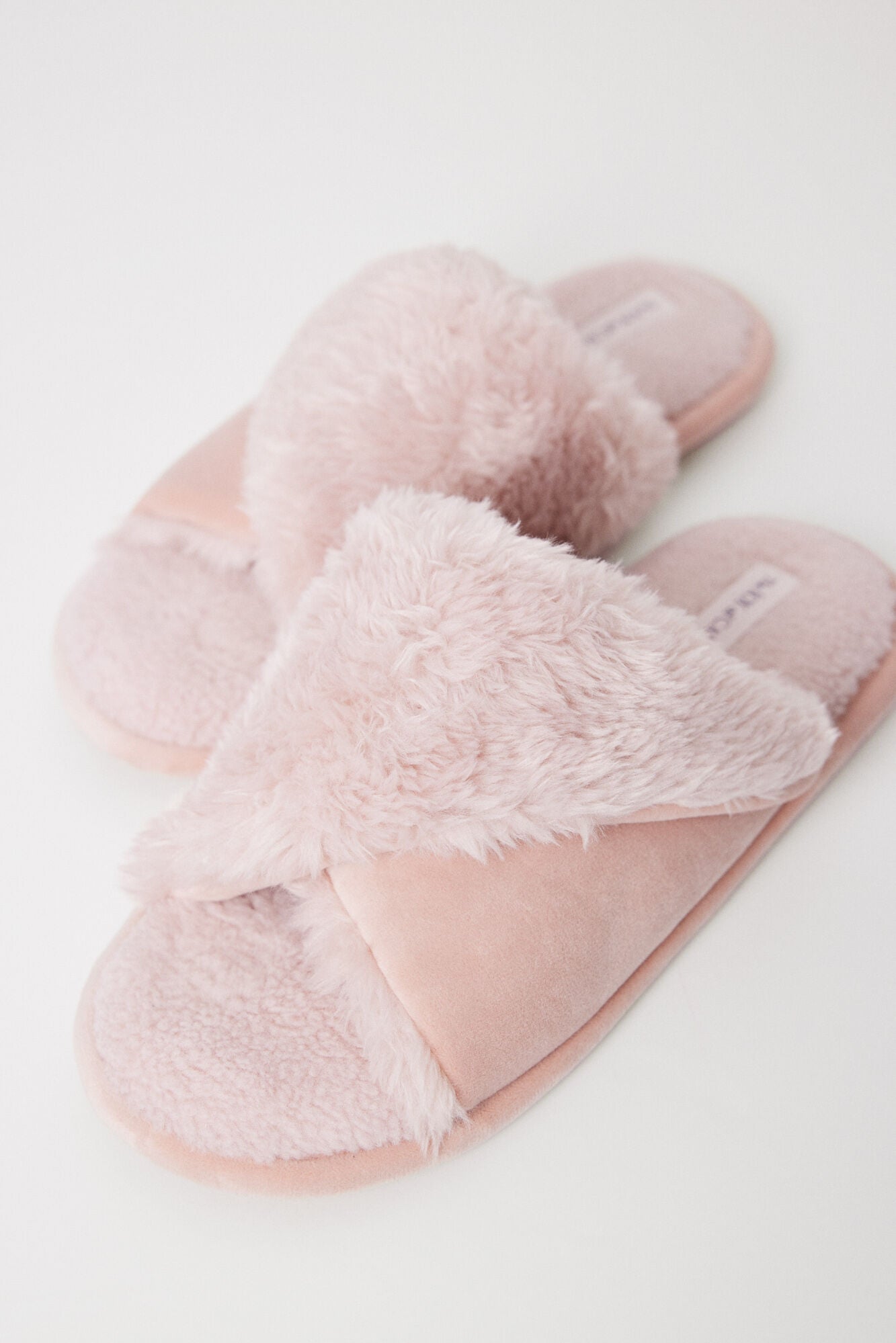 Open house slippers with pink fur