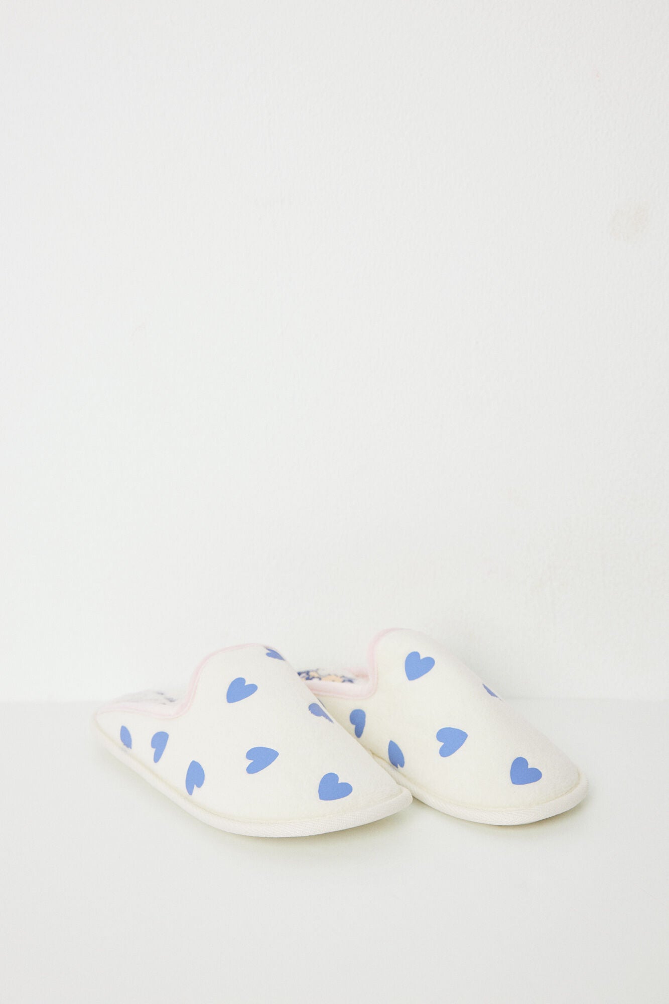 Velour heart slippers