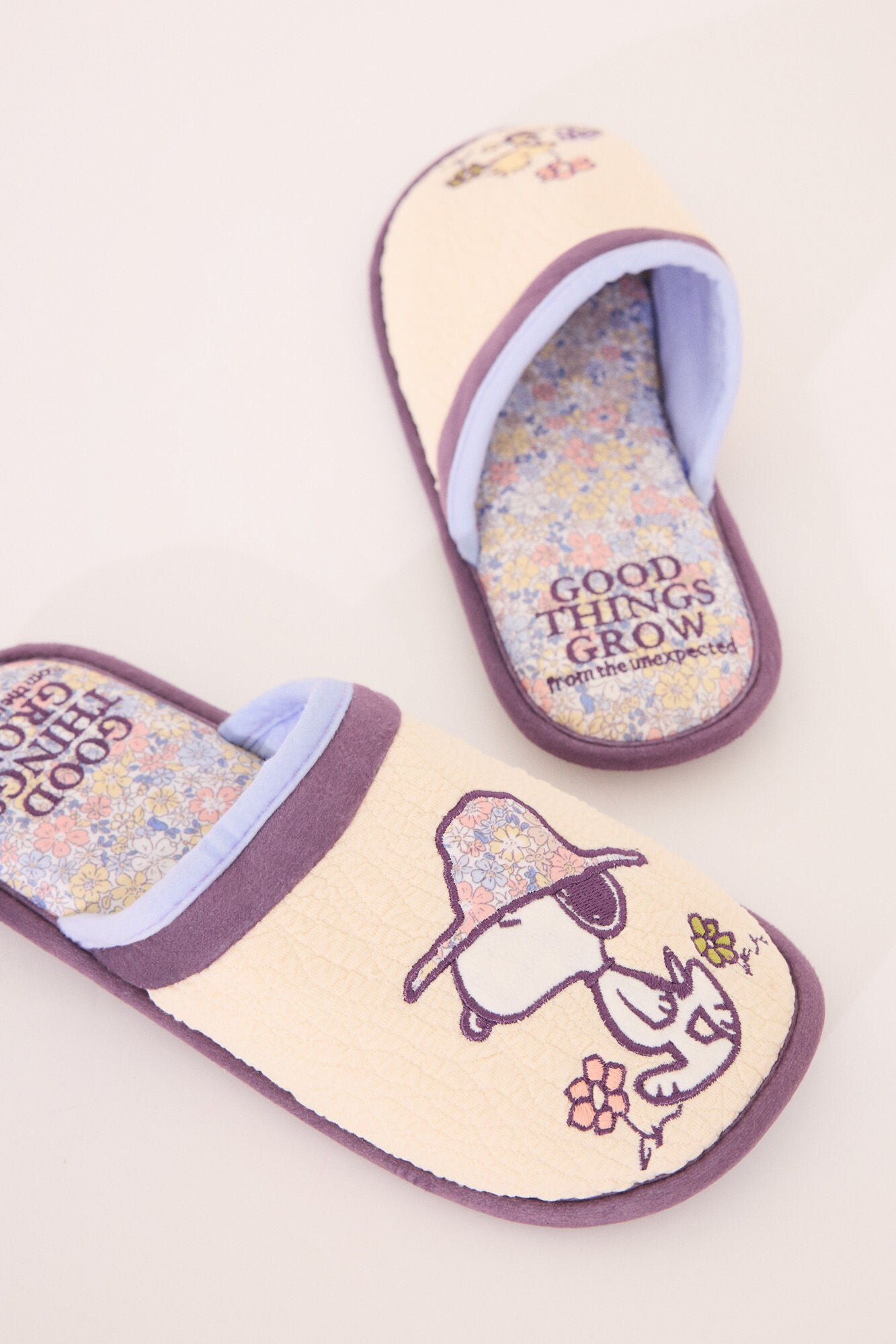 Snoopy yellow slippers