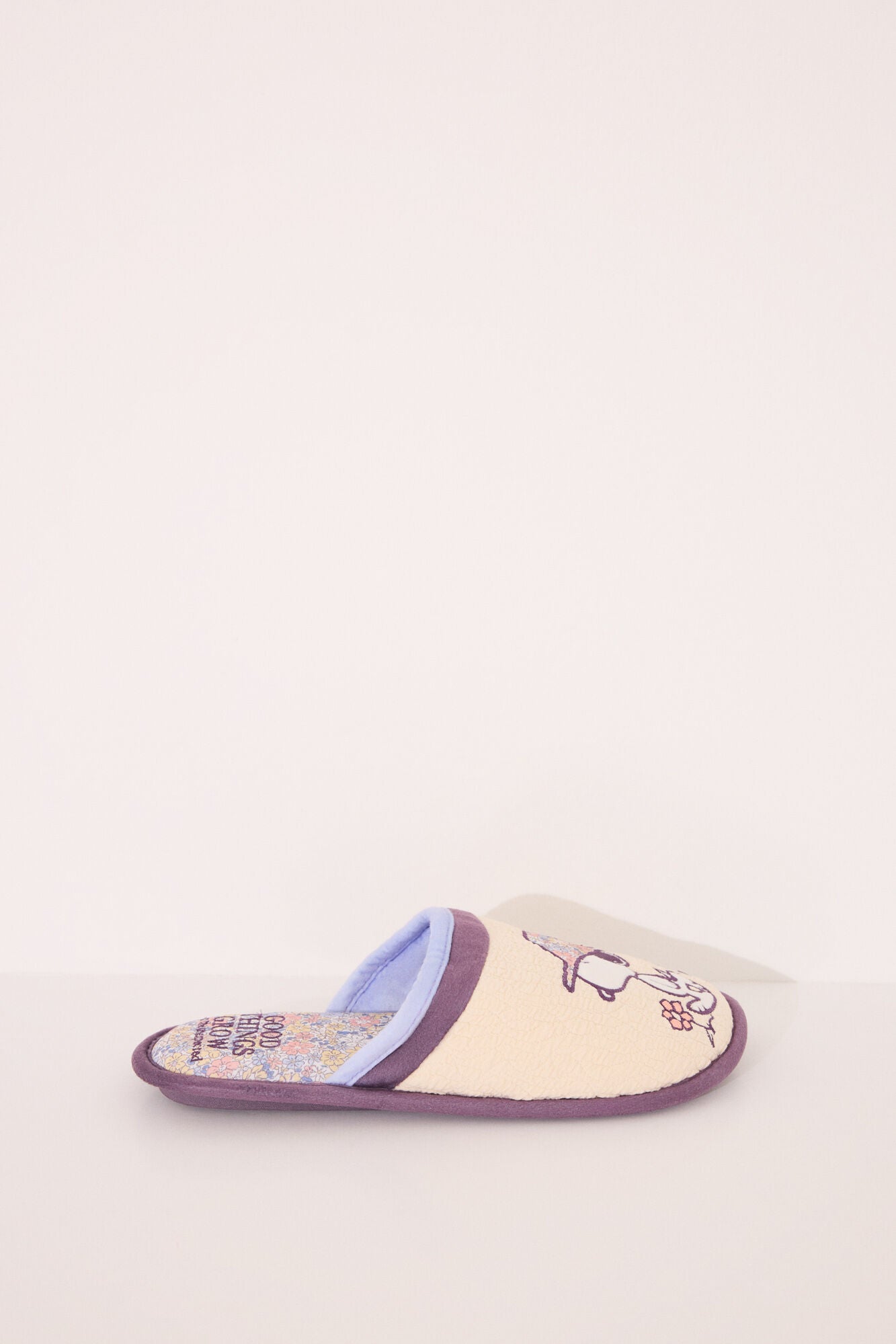 Snoopy yellow slippers