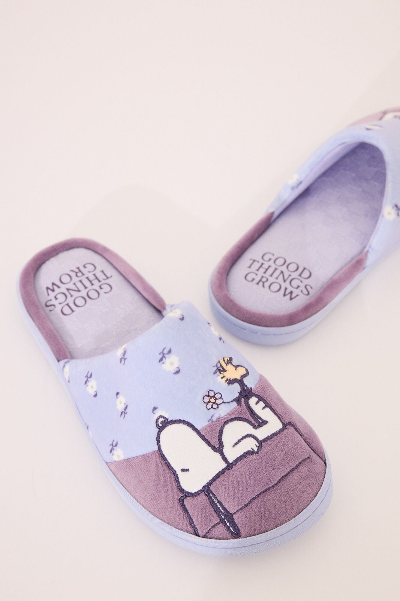 Snoopy purple slippers