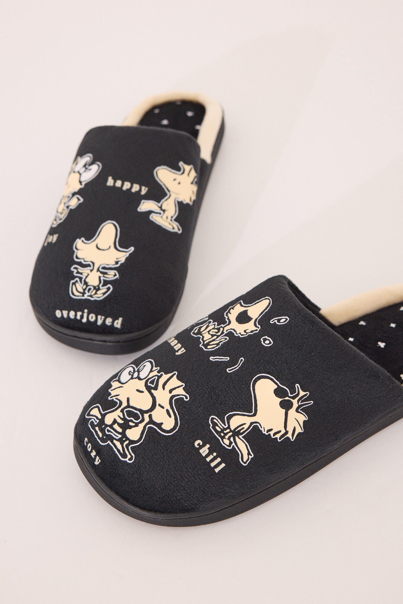 Snoppy black slippers