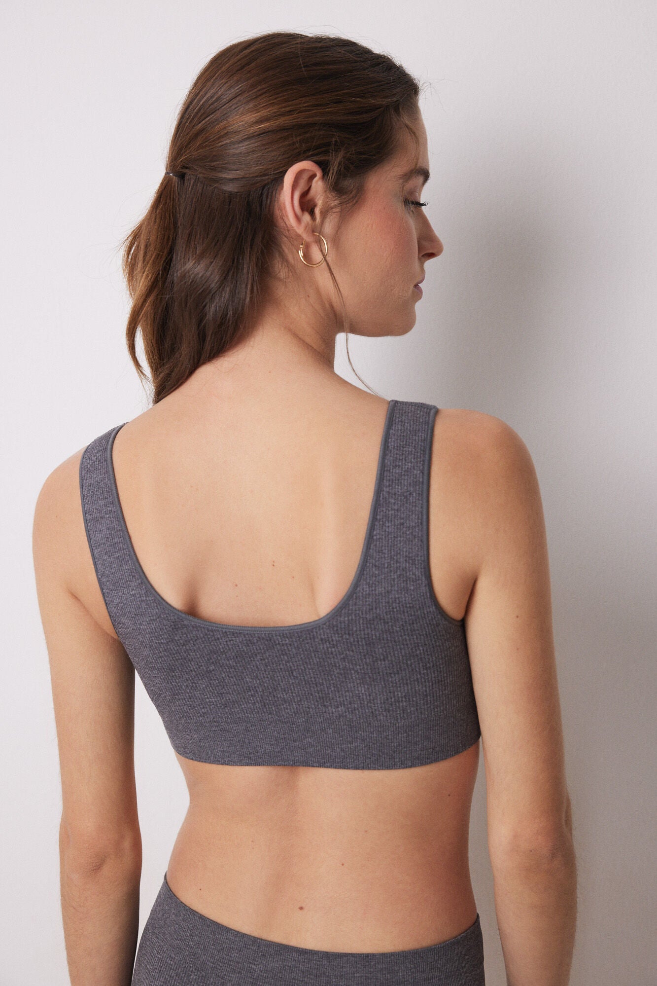 Seamless grey ribbed top
