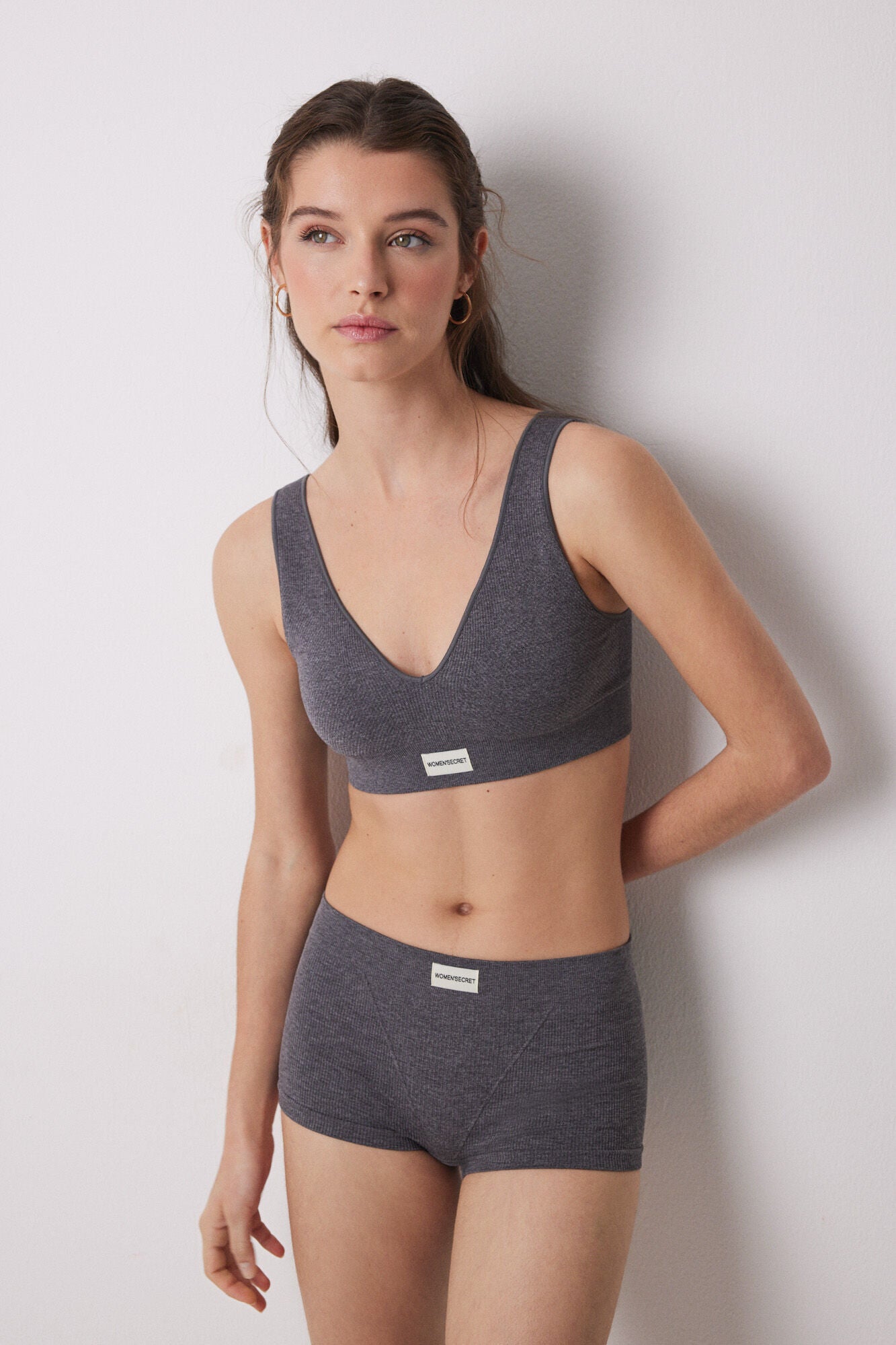 Seamless grey ribbed top