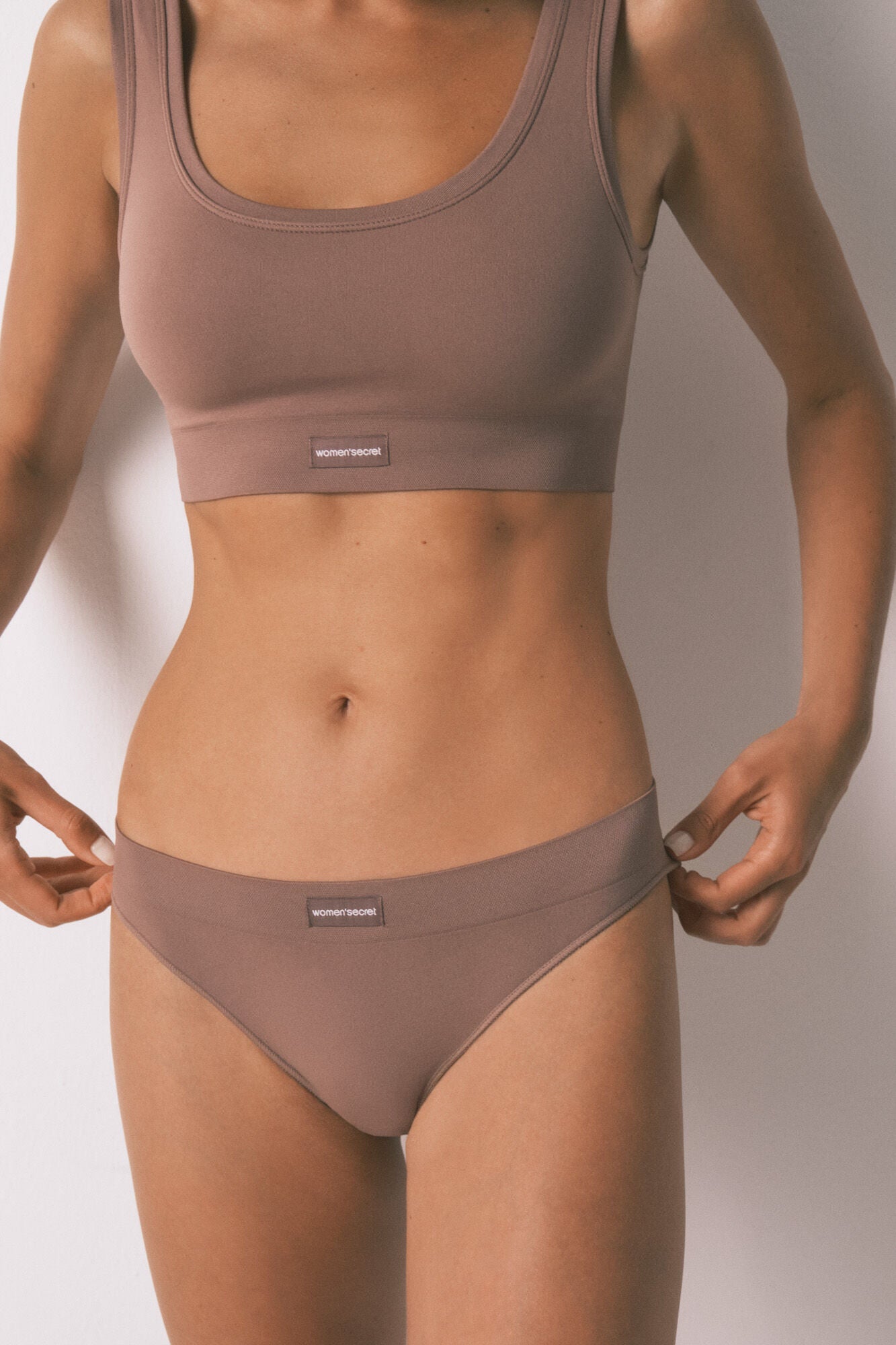 Classic seamless brief