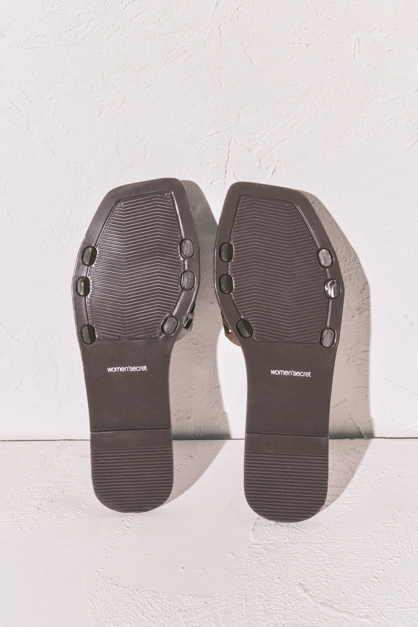 Brown jelly flat sandals