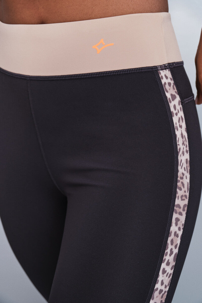 4D STRETCH black animal print leggings