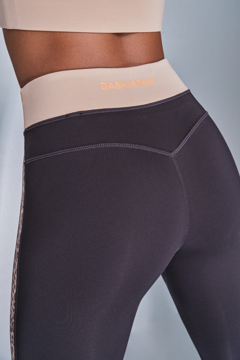 4D STRETCH black animal print leggings