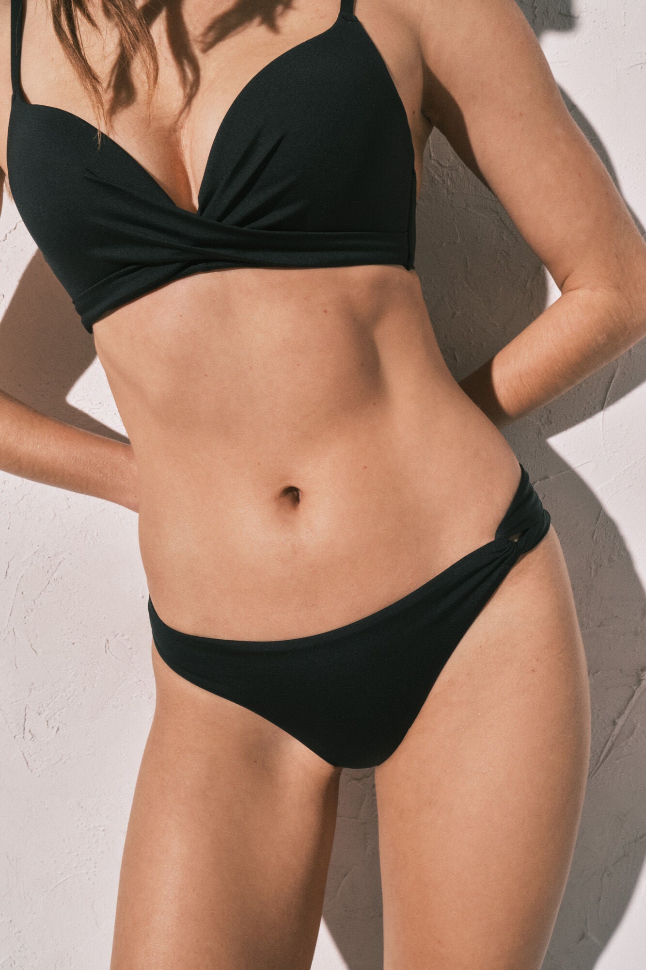 Black classic side twist bikini bottoms
