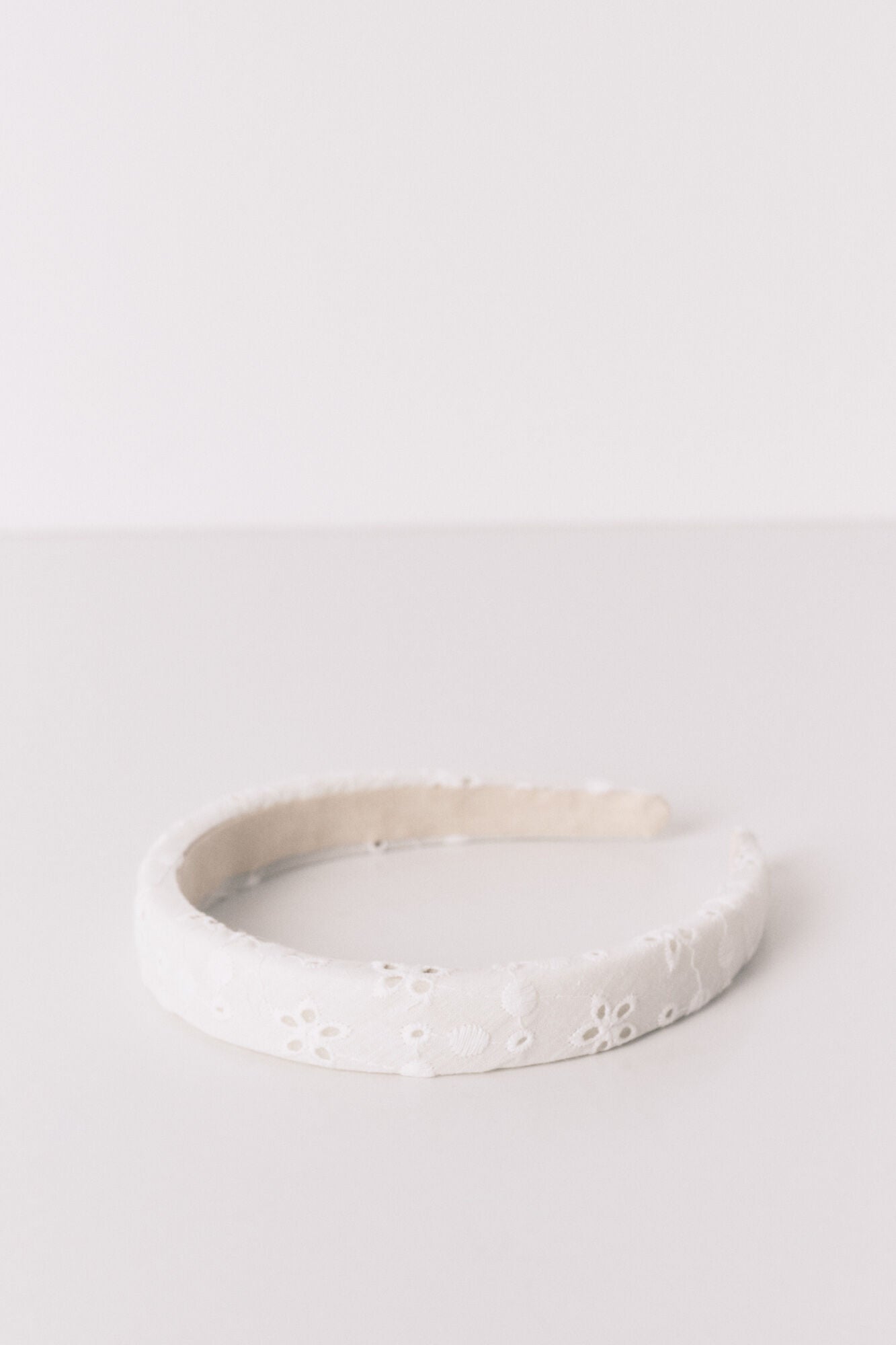 Embroidered hairband