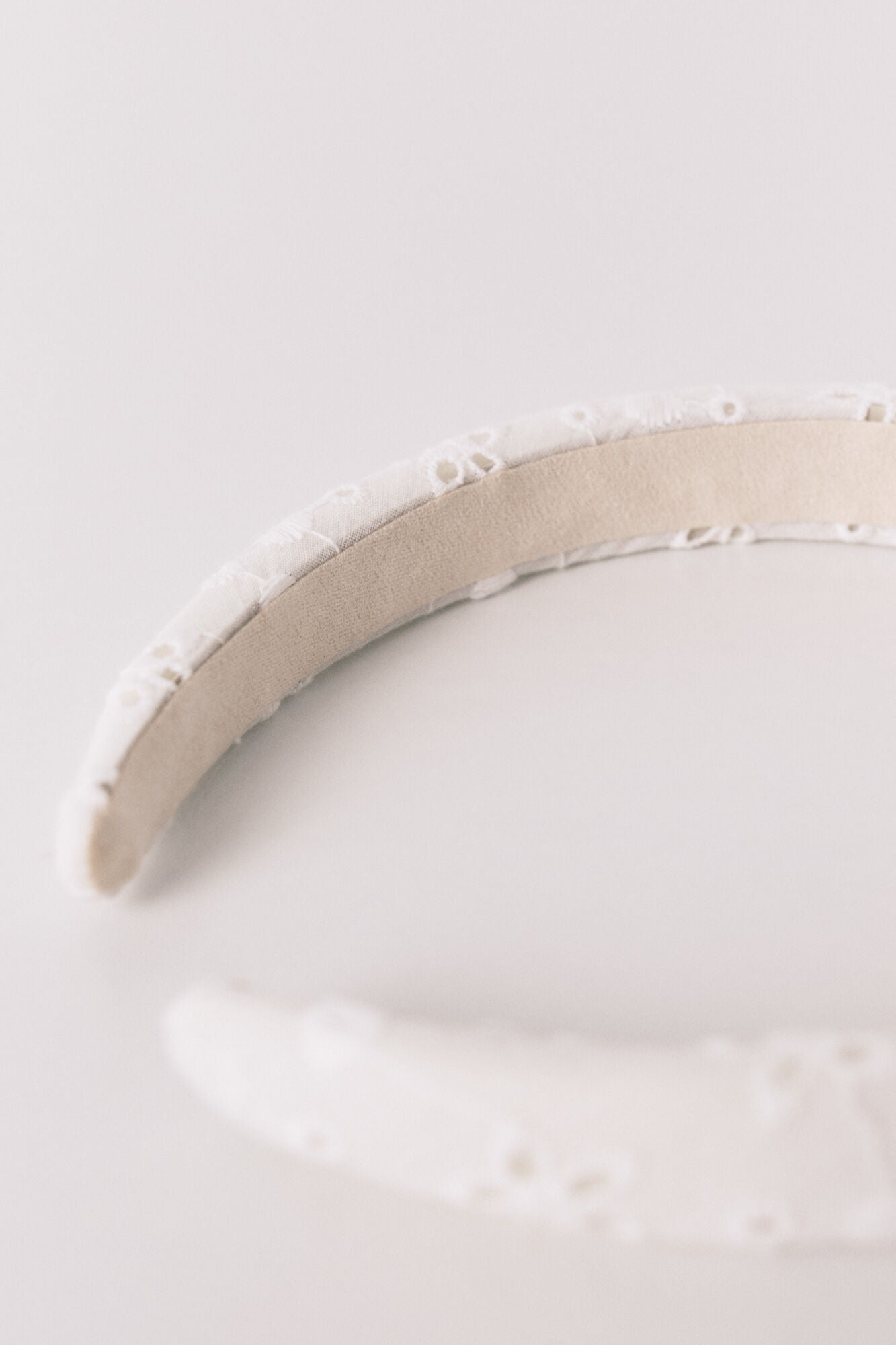Embroidered hairband