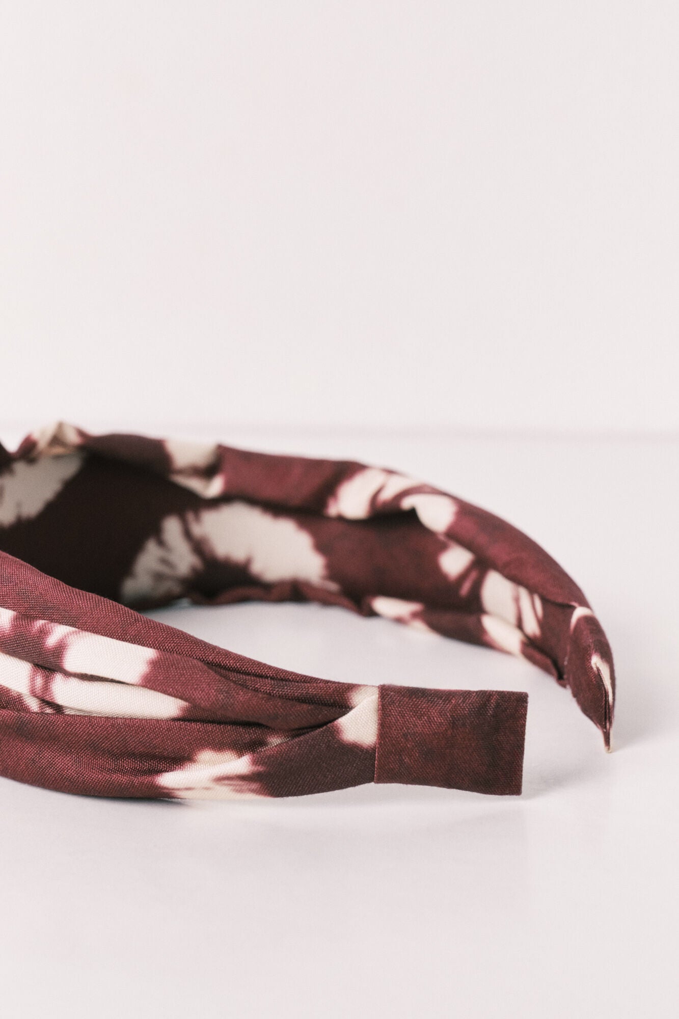 Maroon floral print twist front headband