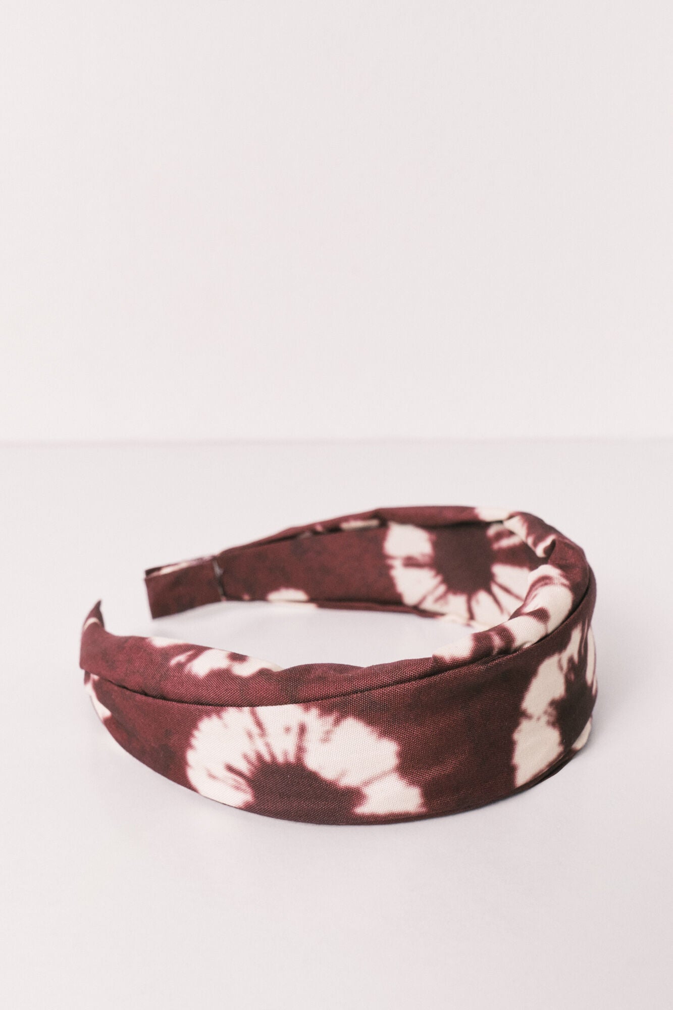 Maroon floral print twist front headband