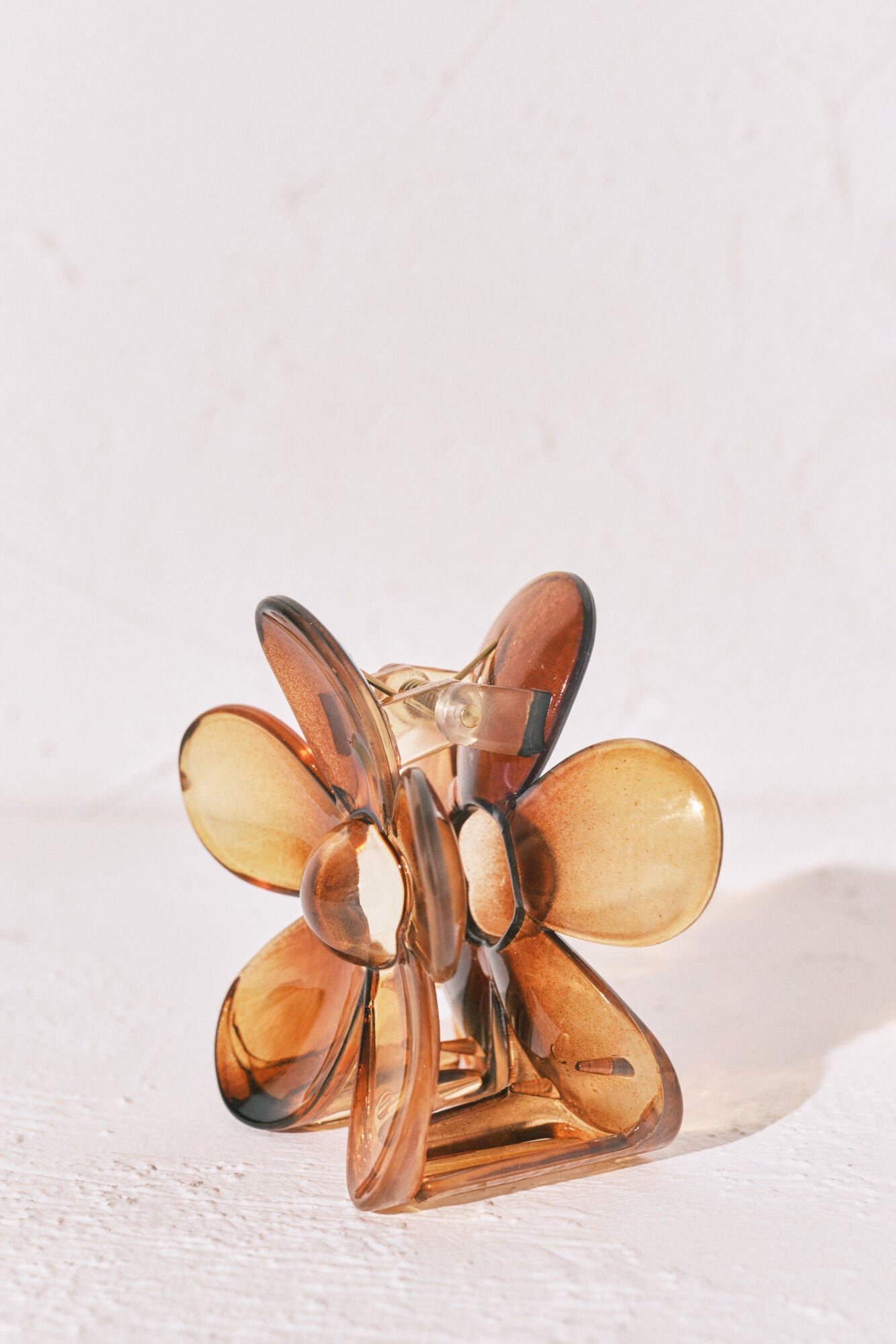 Brown flower-shaped hair clip