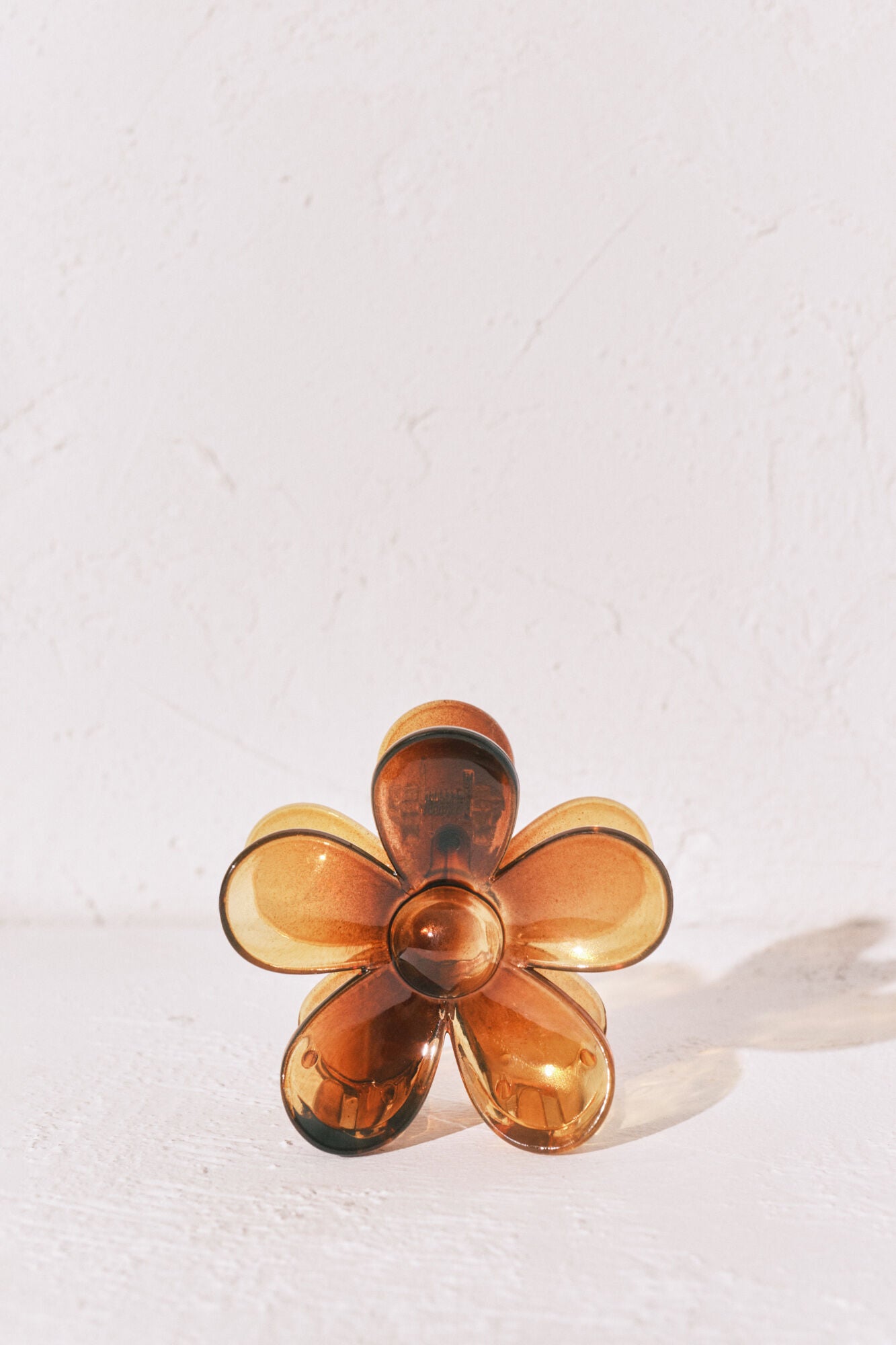 Brown flower-shaped hair clip