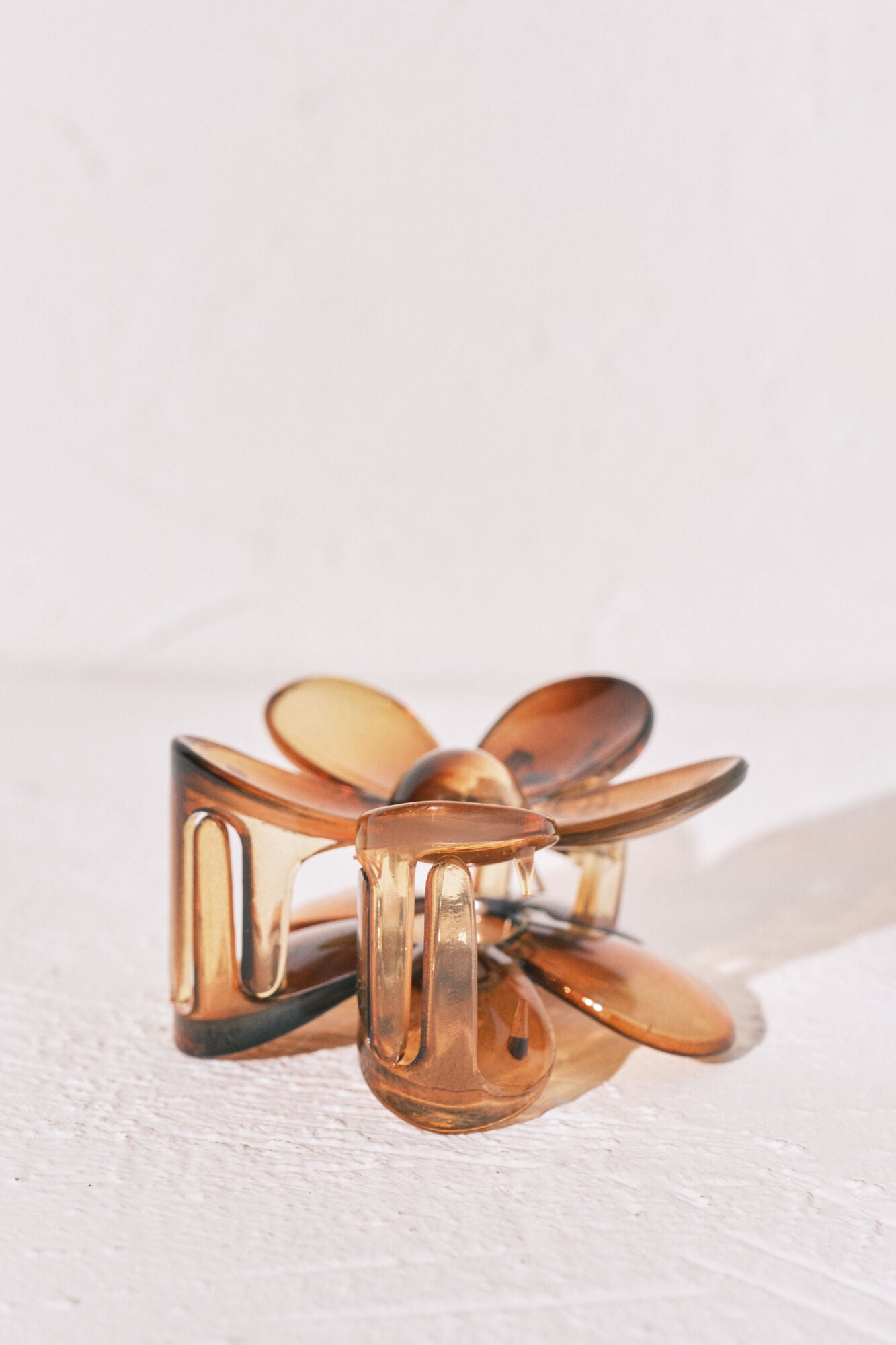 Brown flower-shaped hair clip