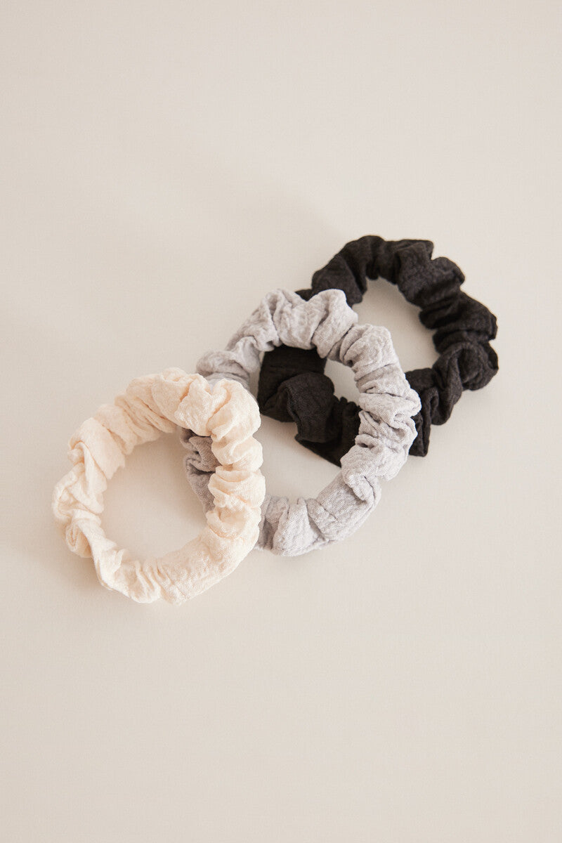 Pack of 3 black, raw and gray scrunchies
