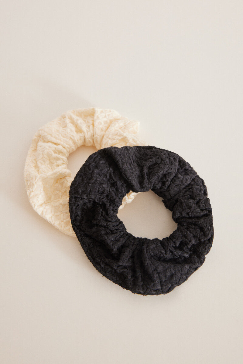 Pack of 2 large black and beige scrunchies