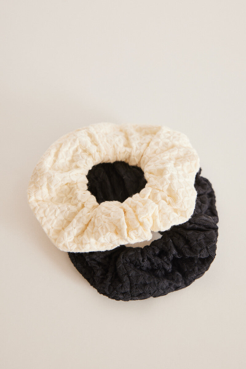 Pack of 2 large black and beige scrunchies