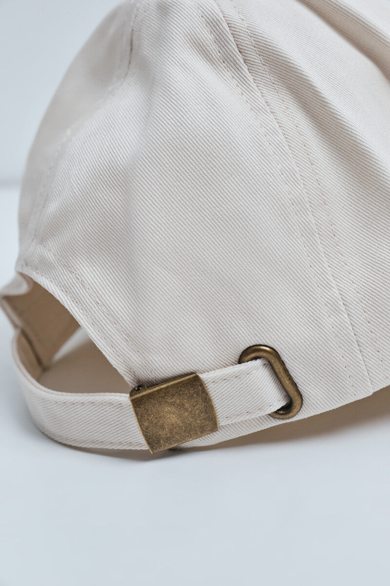 Beige sports cap with logo
